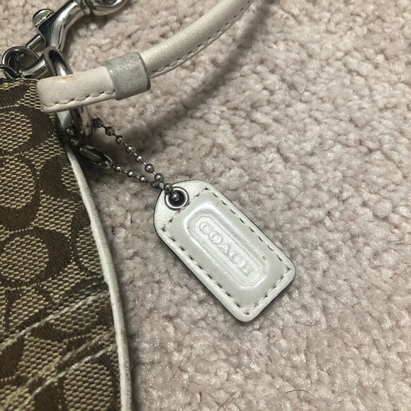 Coach monogram wristlet - Picture 2 of 3